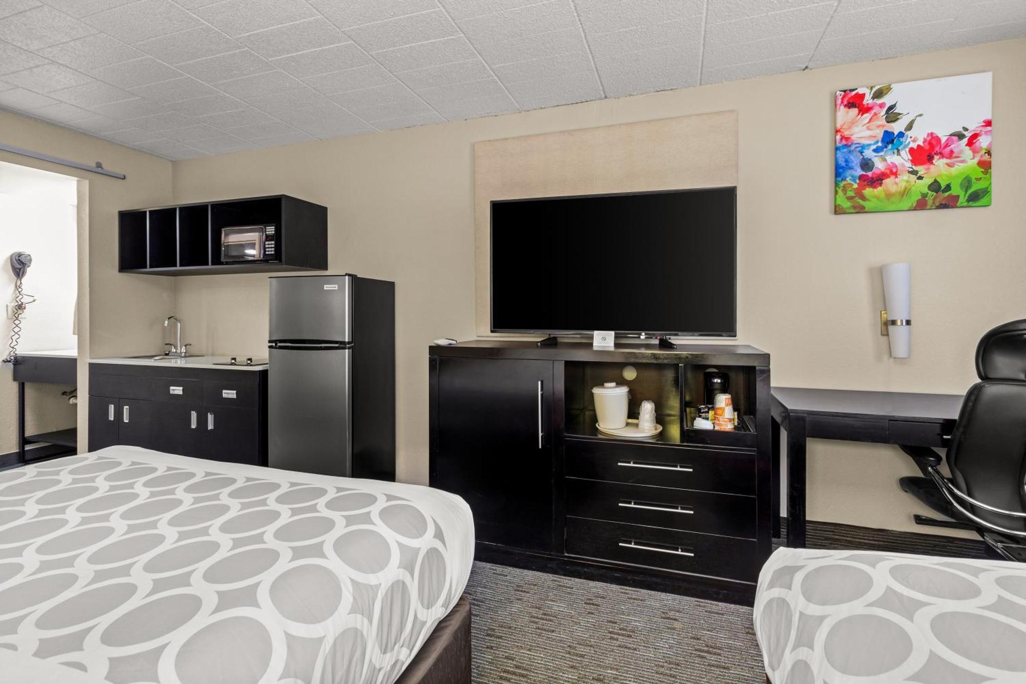 Suburban Studios Altoona Bagian luar foto
